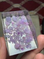 Exploring a 35.67 ct Afghan Hackmanite Rough Lot: A Collector’s Perspective - Image 4