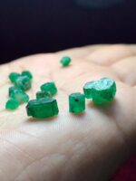 16.15 ct Rough Emerald Lot from Swat Valley (9.56 × 8.03 × 6.02 mm): Raw Gemstone Beauty - Image 2