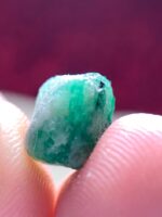 6.50ct Natural Emerald Crystal from Swat, Pakistan – A Rare Gemstone with Stunning Dimensions - Image 2