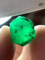 A 5.83ct Swat Emerald Crystal: Exceptional Natural Beauty from Pakistan - Image 4