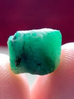 6.50ct Natural Emerald Crystal from Swat, Pakistan – A Rare Gemstone with Stunning Dimensions - Image 5