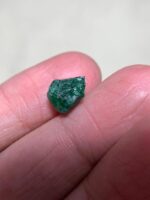 3.84ct Swat Emerald Crystal – A Vivid Green Gem from Pakistan’s Emerald Valley - Image 2
