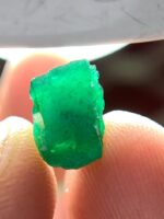 3.84ct Swat Emerald Crystal – A Vivid Green Gem from Pakistan’s Emerald Valley - Image 5