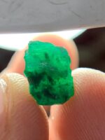 3.84ct Swat Emerald Crystal – A Vivid Green Gem from Pakistan’s Emerald Valley - Image 6