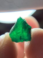 3.84ct Swat Emerald Crystal – A Vivid Green Gem from Pakistan’s Emerald Valley - Image 7