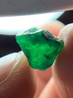3.84ct Swat Emerald Crystal – A Vivid Green Gem from Pakistan’s Emerald Valley - Image 8