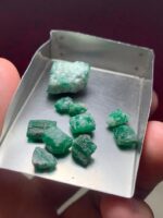 45.05ct Swat Emerald Rough Lot: Exceptional Size & Color from Pakistan’s Gem Valley - Image 6
