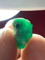 5.40 ct Swat Emerald Crystal – Small Natural Gem with Vibrant Hue - Image 5