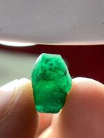4.27ct Swat Emerald Crystal – Natural Green Gemstone from Pakistan - Image 4