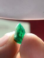 4.27ct Swat Emerald Crystal – Natural Green Gemstone from Pakistan - Image 5