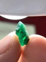 4.27ct Swat Emerald Crystal – Natural Green Gemstone from Pakistan - Image 6