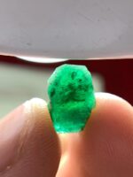 4.27ct Swat Emerald Crystal – Natural Green Gemstone from Pakistan - Image 7