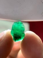 4.27ct Swat Emerald Crystal – Natural Green Gemstone from Pakistan - Image 9
