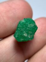 Swat’s Green Flame: 9.58ct Emerald Crystal with Striking Clarity - Image 9