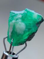7.43 ct Swat Emerald Crystal – A Balanced Gem of Color and Clarity - Image 3