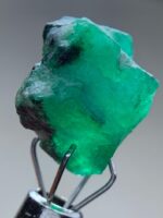 7.43 ct Swat Emerald Crystal – A Balanced Gem of Color and Clarity - Image 4