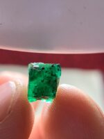 3.26 ct Swat Emerald Crystal — Vibrant Green in a Unique Crystal Form - Image 4