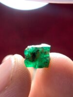 3.26 ct Swat Emerald Crystal — Vibrant Green in a Unique Crystal Form - Image 6
