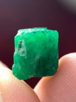 Discover the Magnificence of an 8.60ct Emerald Crystal: 11.34 x 9.40 x 8.53mm of Pure Beauty - Image 2