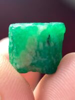 Discover the Magnificence of an 8.60ct Emerald Crystal: 11.34 x 9.40 x 8.53mm of Pure Beauty - Image 3