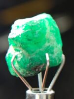 6.40ct Swat Emerald Crystal: Rare Pakistan Gemstone - Image 5