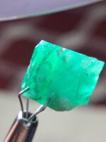 A 14.90-Carat Swat Emerald Crystal — Elegance and Depth in a Compact Form - Image 5