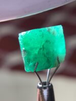 A 14.90-Carat Swat Emerald Crystal — Elegance and Depth in a Compact Form - Image 10