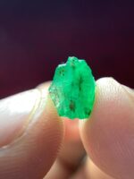 2.00 ct Swat Emerald Crystal — Refined Detail in a Natural Form - Image 3