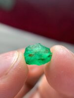 2.00 ct Swat Emerald Crystal — Refined Detail in a Natural Form - Image 9