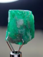 Swat Valley Wonder: 17.08ct Emerald Crystal of Natural Brilliance - Image 2