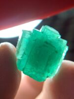 A 24.20-Carat Swat Emerald Crystal: A Detailed Look at Size, Origin, and Significance - Image 10