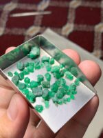 A 27.35 ct Rough Emerald Lot from Swat: 10.25 × 8.57 × 6.35 mm - Image 11