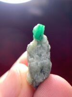 Unveiling the Beauty of a 24.35ct Emerald Specimen: 24.68 x 18.69 x 9.45mm - Image 5