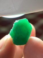 12.55ct Swat Emerald Crystal – A Rare Giant from Pakistan’s Emerald Valley - Image 8