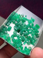 Swat Emerald Rough Lot: Natural Untreated Green Crystals (39.80ct) - Image 5