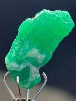 7.11ct Swat Emerald Crystal: Natural Green Beryl in Raw Form - Image 5