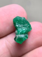 7.11ct Swat Emerald Crystal: Natural Green Beryl in Raw Form - Image 8