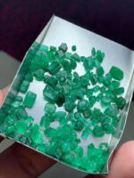 Swat Emerald Rough Lot: Natural Untreated Green Crystals (39.80ct) - Image 2