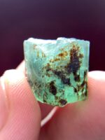 27.15ct Emerald Crystal from Laghman – Natural Grandeur in Green - Image 4