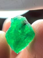 4.35ct Swat Emerald Crystal – A Bright, Wide-Faced Green Beauty from Pakistan - Image 4