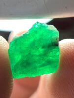 4.35ct Swat Emerald Crystal – A Bright, Wide-Faced Green Beauty from Pakistan - Image 5