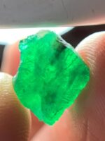 4.35ct Swat Emerald Crystal – A Bright, Wide-Faced Green Beauty from Pakistan - Image 6