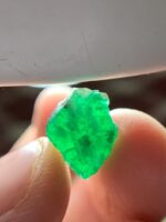 4.35ct Swat Emerald Crystal – A Bright, Wide-Faced Green Beauty from Pakistan - Image 9