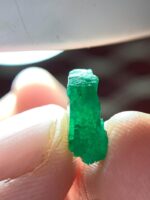 4.35ct Swat Emerald Crystal – A Bright, Wide-Faced Green Beauty from Pakistan - Image 10