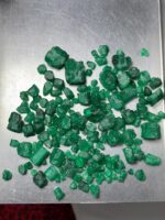 101.90ct Swat Emerald Rough Lot (11x9x7mm): Untouched Natural Green Gems from Pakistan - Image 3