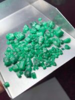 101.90ct Swat Emerald Rough Lot (11x9x7mm): Untouched Natural Green Gems from Pakistan - Image 4