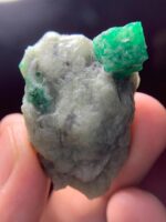102 ct Natural Emerald Specimen from Swat – Large Raw Collector’s Gem - Image 4