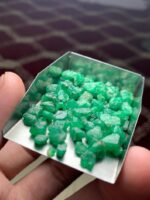 A Substantial 69.40 ct Emerald Rough Lot from Swat Valley - Image 5