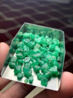 A Substantial 69.40 ct Emerald Rough Lot from Swat Valley - Image 8