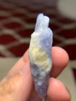 Exceptional 90.40 ct Afghan Hackmanite Crystal with Museum-Grade Size and Rare Optical Phenomena - Image 10